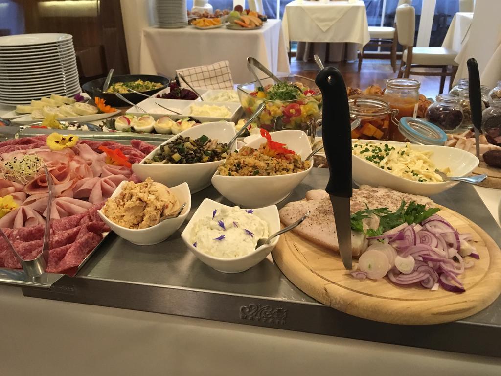 Hotel Radun Luhačovice Εξωτερικό φωτογραφία